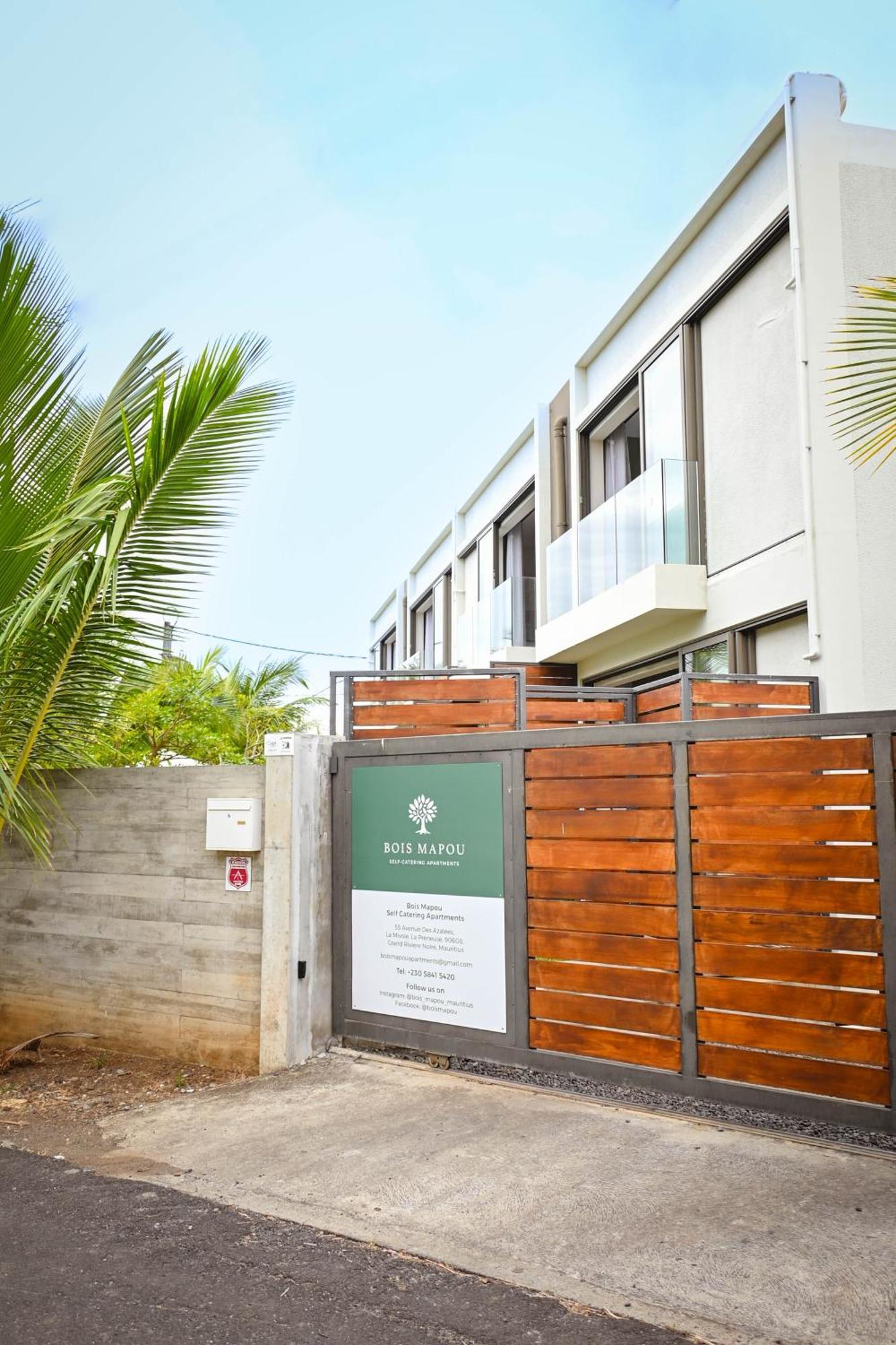 Bois Mapou Self Catering Apartments Unit 101 Riviere Noire Exterior photo